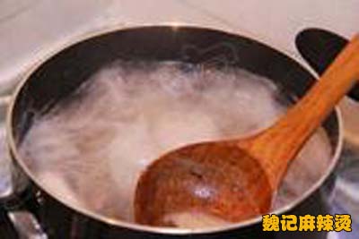 骨汤麻辣烫骨汤制作第四步