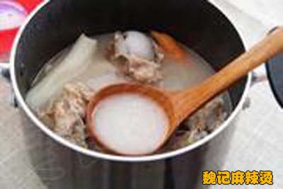 麻辣烫骨汤
